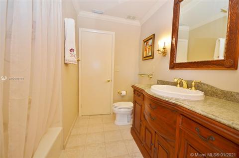 15310 Dunbarton Pl, Miami Lakes, FL 33016 photo 21