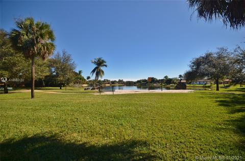 15310 Dunbarton Pl, Miami Lakes, FL 33016 photo 40