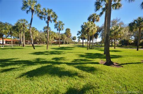 15310 Dunbarton Pl, Miami Lakes, FL 33016 photo 39