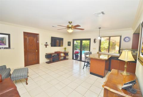 15310 Dunbarton Pl, Miami Lakes, FL 33016 photo 5