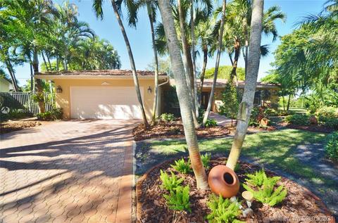 15310 Dunbarton Pl, Miami Lakes, FL 33016 photo 2
