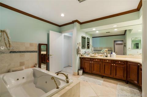 300 Pacific Rd, Key Biscayne, FL 33149 photo 11