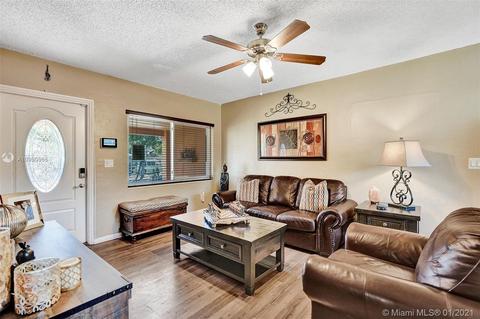 121 E 62nd St, Hialeah, FL 33013 photo 14