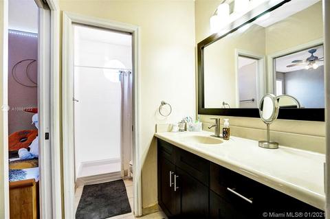 5465 NW 112th Path, Doral, FL 33178 photo 23