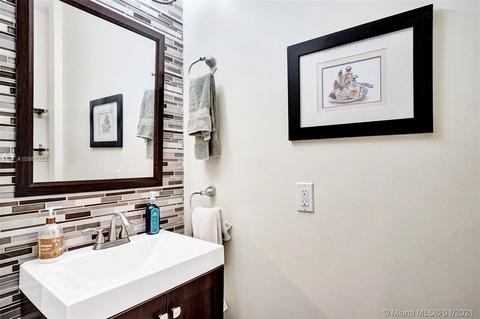 5465 NW 112th Path, Doral, FL 33178 photo 16