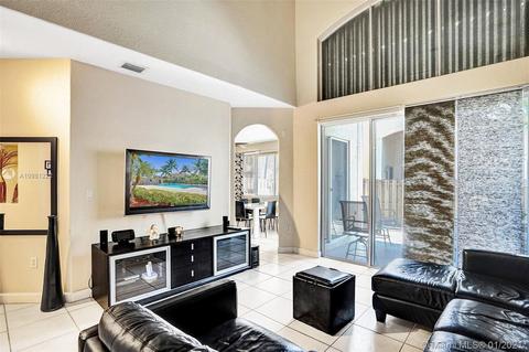 5465 NW 112th Path, Doral, FL 33178 photo 10