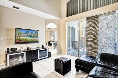 5465 NW 112th Path, Doral, FL 33178 photo 11