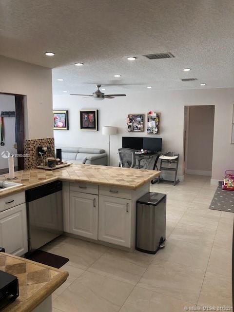 6960 Bamboo St, Miami Lakes, FL 33014 photo 9