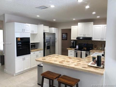 6960 Bamboo St, Miami Lakes, FL 33014 photo 8