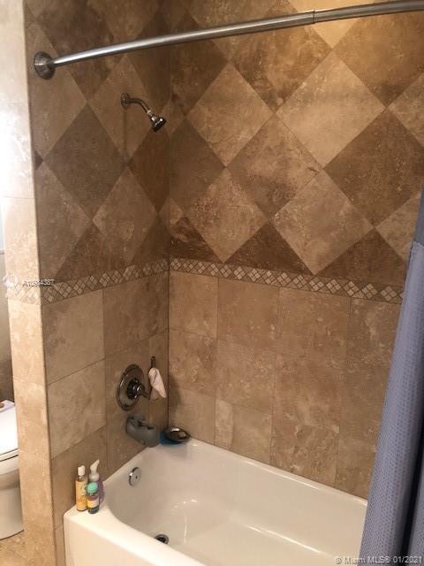 6960 Bamboo St, Miami Lakes, FL 33014 photo 37