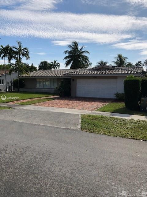 6960 Bamboo St, Miami Lakes, FL 33014 photo 2
