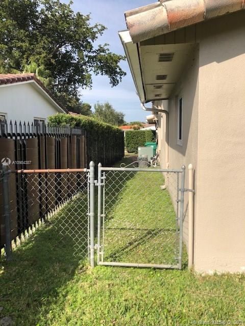 6960 Bamboo St, Miami Lakes, FL 33014 photo 34