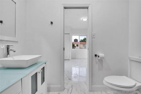 340 E 58th St, Hialeah, FL 33013 photo 22