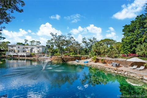 9755 SW 67th Ave, Pinecrest, FL 33156 photo 2