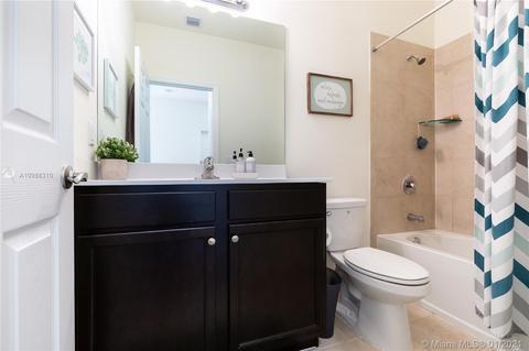 10034 W 32nd Ln, Hialeah, FL 33018 photo 26
