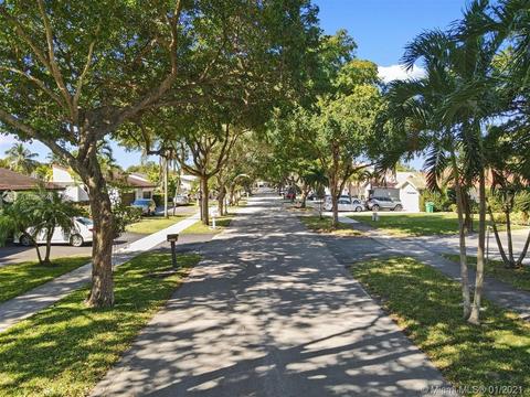 7311 Coldstream Dr, Hialeah, FL 33015 photo 7