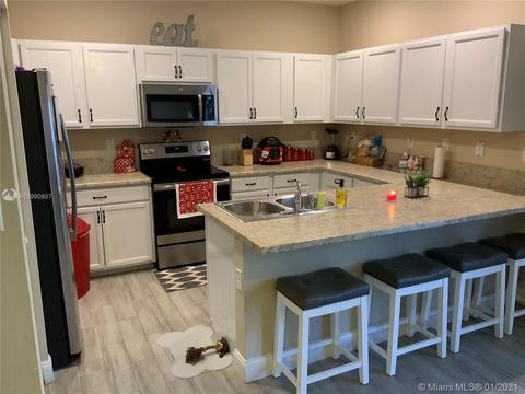 9317 W 33rd Ave, Hialeah, FL 33018 photo 5
