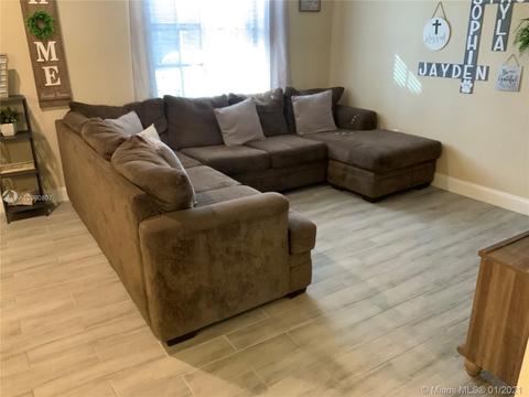 9317 W 33rd Ave, Hialeah, FL 33018 photo 2