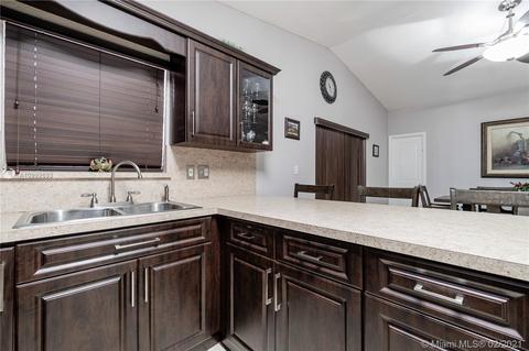7307 W 34th Ct, Hialeah, FL 33018 photo 9