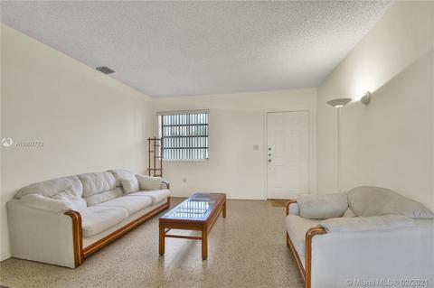 5135 E 9th Ln, Hialeah, FL 33013 photo 9