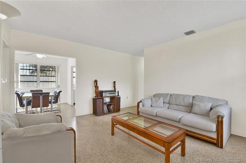 5135 E 9th Ln, Hialeah, FL 33013 photo 7