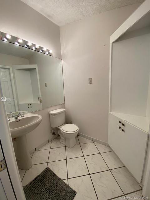 16800 NW 83rd Pl, Miami Lakes, FL 33016 photo 9
