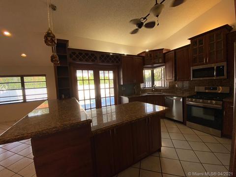 16800 NW 83rd Pl, Miami Lakes, FL 33016 photo 3