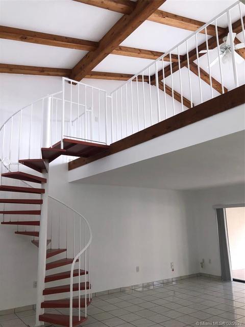 7023 Greentree Ln, Miami Lakes, FL 33014 photo 10
