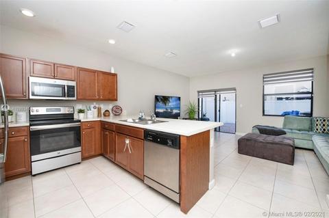 9367 W 33rd Way, Hialeah, FL 33018 photo 6