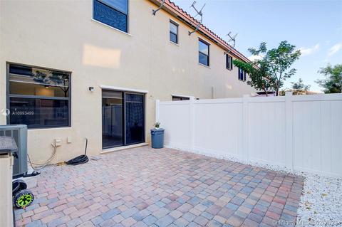 9367 W 33rd Way, Hialeah, FL 33018 photo 17