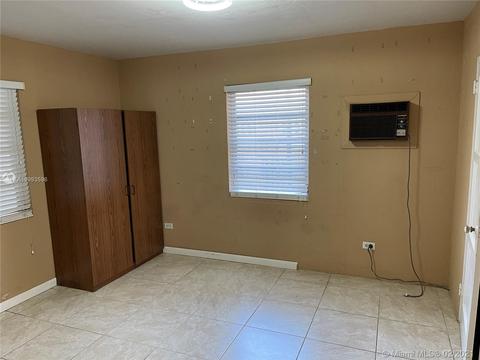 959 E 19th St, Hialeah, FL 33013 photo 6