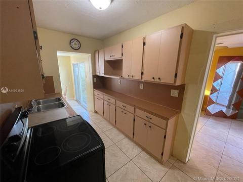 959 E 19th St, Hialeah, FL 33013 photo 11