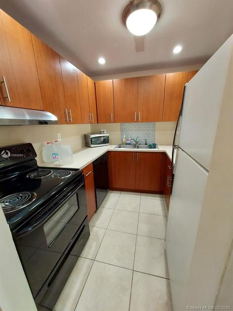 1555 W 44th Pl #252C, Hialeah, FL 33012 photo 7