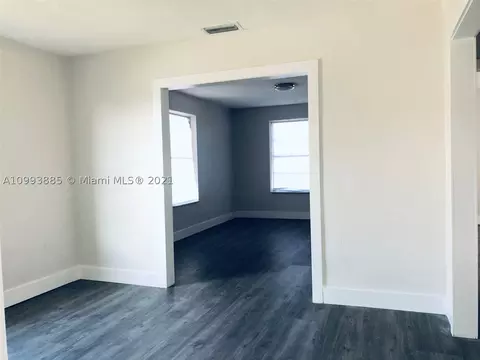 Undisclosed, Hialeah, FL 33013 photo 45
