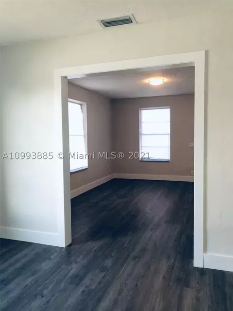 Undisclosed, Hialeah, FL 33013 photo 37