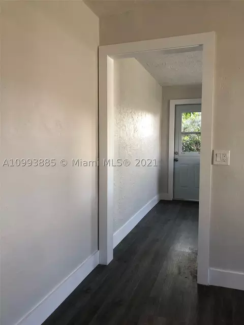 Undisclosed, Hialeah, FL 33013 photo 25