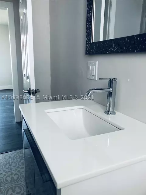 Undisclosed, Hialeah, FL 33013 photo 44