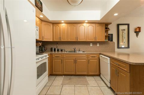 6895 W 3rd Ave, Hialeah, FL 33014 photo 7