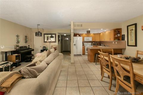 6895 W 3rd Ave, Hialeah, FL 33014 photo 11