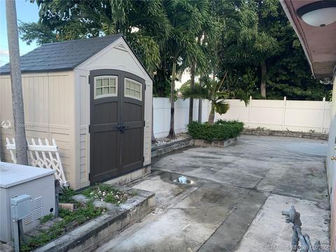 809 E 21st St, Hialeah, FL 33013 photo 17