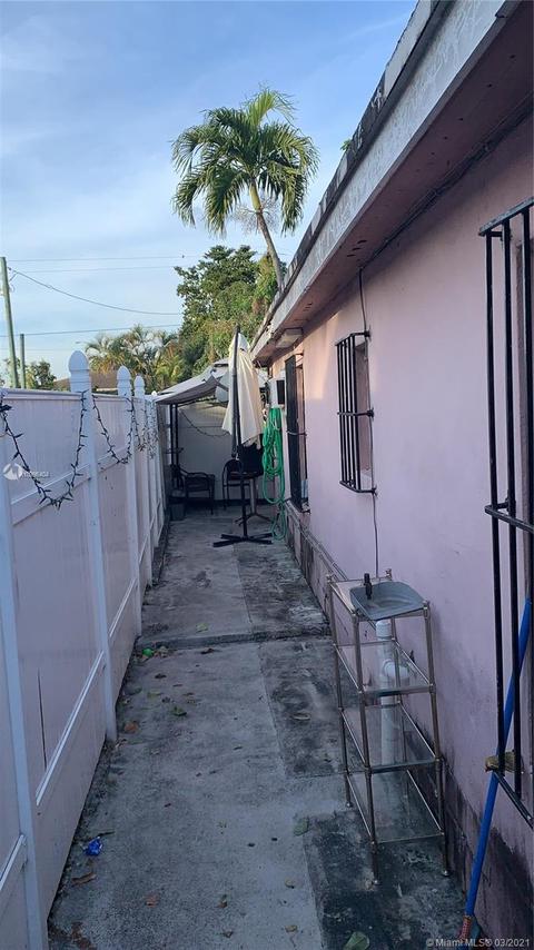 809 E 21st St, Hialeah, FL 33013 photo 14