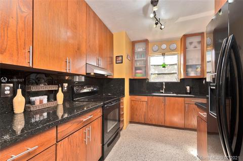 730 W 39th Pl, Hialeah, FL 33012 photo 4