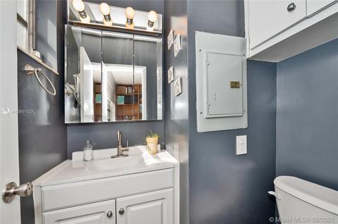 730 W 39th Pl, Hialeah, FL 33012 photo 16