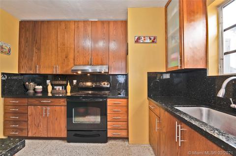 730 W 39th Pl, Hialeah, FL 33012 photo 10