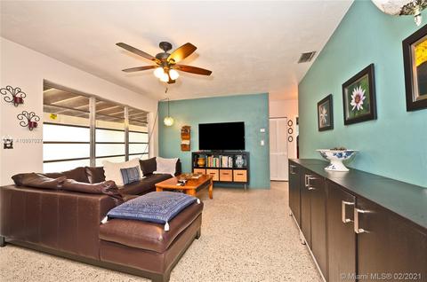 730 W 39th Pl, Hialeah, FL 33012 photo 3