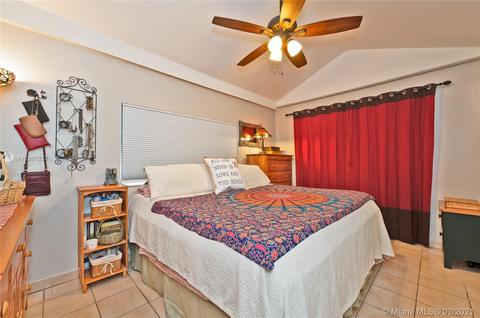 730 W 39th Pl, Hialeah, FL 33012 photo 12