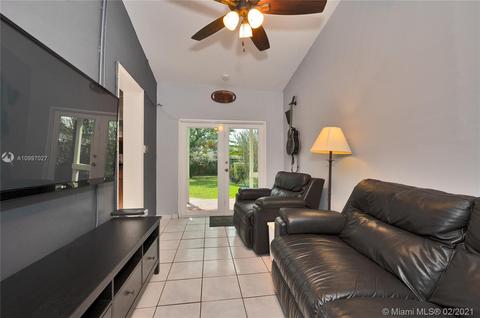 730 W 39th Pl, Hialeah, FL 33012 photo 6