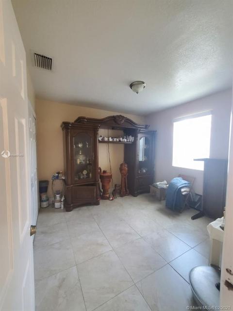 239 E 38th St, Hialeah, FL 33013 photo 10