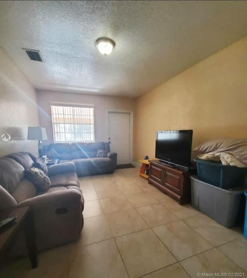 239 E 38th St, Hialeah, FL 33013 photo 5