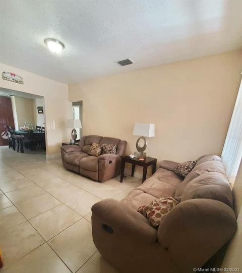 239 E 38th St, Hialeah, FL 33013 photo 4